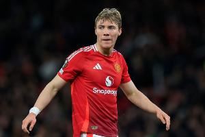 霍伊伦：我才22岁，并不是每名前锋都能在这个年纪进100球