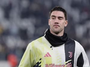 罗马诺：弗拉霍维奇被推荐给曼联，但后者表示他们专注于签塞斯科