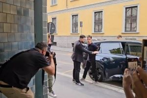 终于来了！跟队记者：贾沙里接受米兰体检