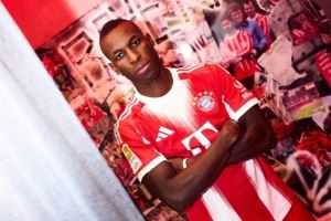 1650万租借&6500万买断，德国评论员：杰克逊太贵，他又不是凯恩