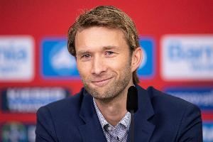 药厂总监：球队已经很好地完成了重建，未来我们还能争夺冠军