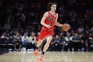 身手全面！吉迪出战29分钟 10投5中砍下14分7篮板9助攻