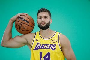 湖人官方：克莱伯斜方肌拉伤将缺席揭幕战 两周后复查