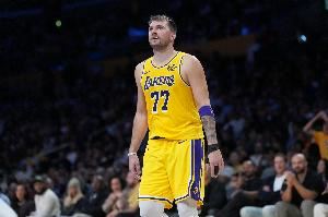 解说：恭喜湖人乱战杀出 以目前伤病情况排西部第二不可谓不惊喜