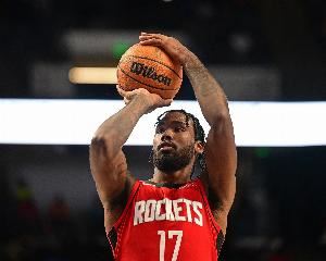 在干嘛？伊森发球失误直接送麦克劳林反击 紧接着被卡斯尔逼回场