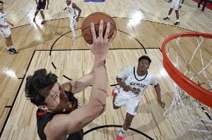 拓记：球队选杨瀚森或是个错误 13号秀奎因打出优异表现杨却被DNP